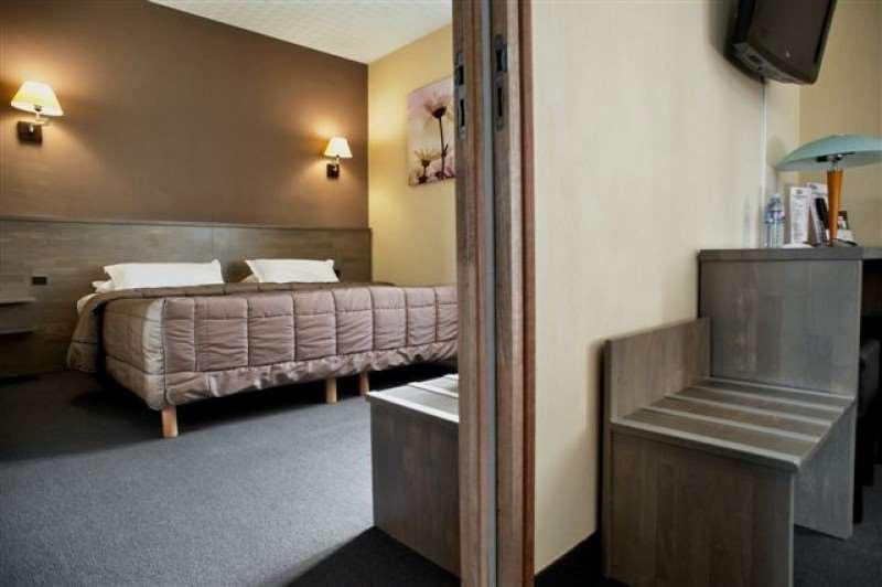 Brit Hotel Le Surcouf Сен-Мало Номер фото